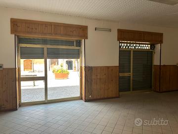 Locale commerciale 70mq Piazza Marconi centrale