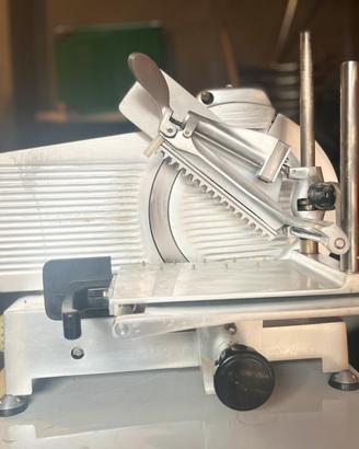 Affettatrice NOAW 275 v alta precisione