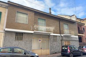 SPLENDIDA TRIFAMILIARE LIBERA SUBITO!