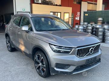 Volvo XC40 1.5 T5 Hybrid per ricambi usati 