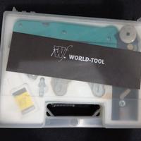 valigetta con kit taglierini e varie lame 