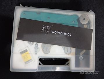 valigetta con kit taglierini e varie lame 