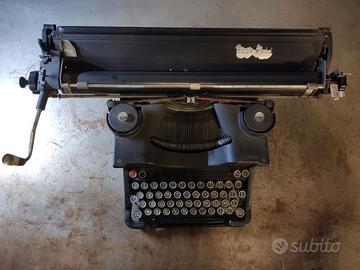 Macchina da scrivere Olivetti M40 II serie