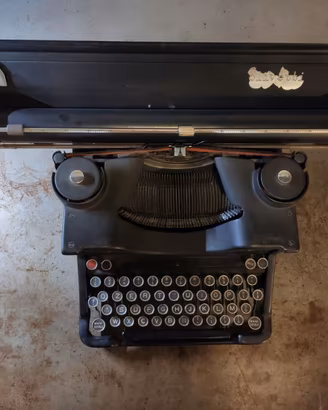 Macchina da scrivere Olivetti M40 II serie