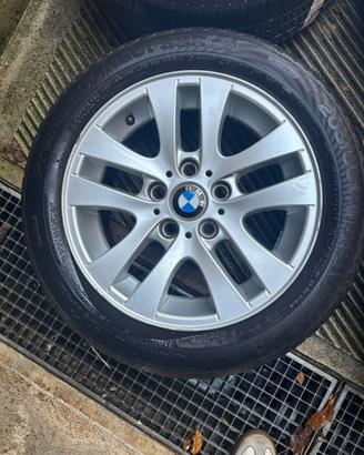 Cerchi in lega con gomma 205/55 16r BMW