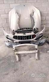 PARTE FRONTALE MASERATI LEVANTE #075