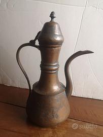 Bricco antico in rame con beccuccio, vintage