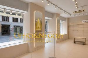 Immobile di 159 m² con 2 locali a Milano