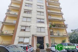 Spazioso quadrilocale luminoso con ampi balconi