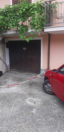 Vendita casa con garage e magazzini