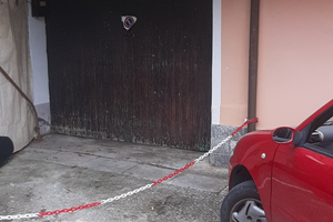 Vendita casa con garage e magazzini