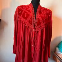 Camicia rosso, rubino vintage in velluto e chiffon
