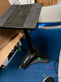 2 Stand per monitor da studio