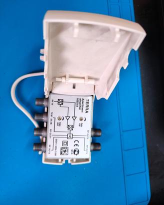 Amplificatore antenna TERRA HS019 – 4 uscite
