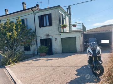 Pesaro casa indipendente 2 livelli giardino garage