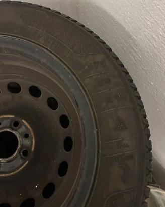4 gomme invernali Kleber 175/65 R14 + cerchi f500