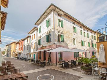 FABBRICATO IN CENTRO STORICO