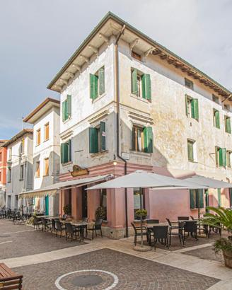 FABBRICATO IN CENTRO STORICO