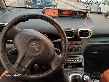 citroen c3 Picasso anno 2013 1400 benzina e GPL 