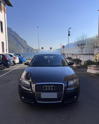 Audi A3 II 8P 1.6 FSI Ambition 115cv FL