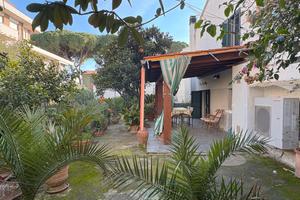 Cecina Centro - Villa Indipendente con Ampio Giard