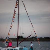 Barca in legno a vela e motore