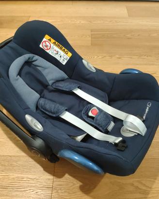 Bebe Confort Cabrio Fix, Ultraleggero con capote