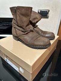 Stovaletti bassi marroni