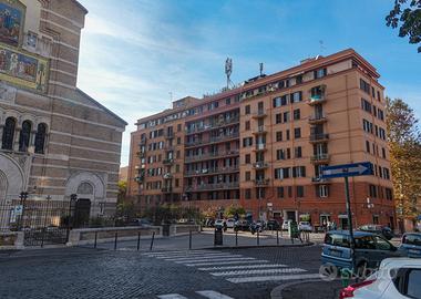 Testaccio, trilocale con posto auto