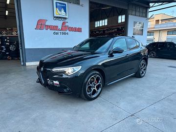Alfa Romeo Stelvio 2.2 Turbodiesel 210 CV AT8 Q4 V
