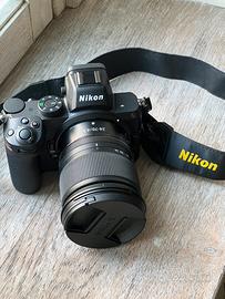 Nikon Z5 + 24-70mm f/4 S + SD 64GB + Borsa
