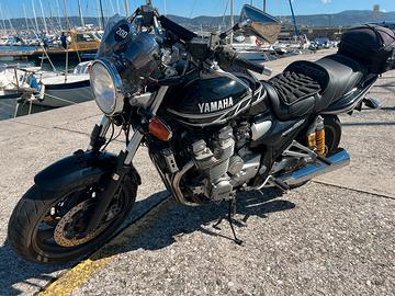 Yamaha XJR1300
