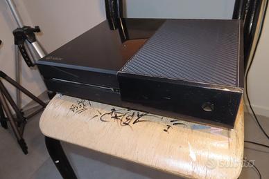 xbox one + 3 joestick+ vari giochi
