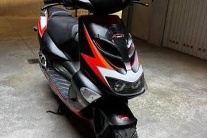 APRILIA SR 50 (replica Melandri)
