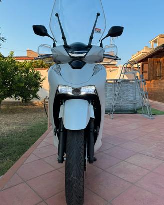 Honde SH150 i
