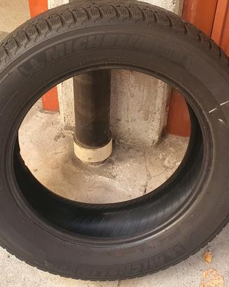 4 pneumatici Michelin 225/60 R18 invernali per SUV