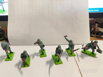 Lotto 6 Soldatini Britains Deetail LTD 1971 Tedesc