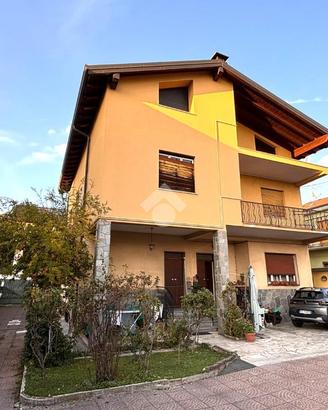 6 LOCALI A RHO