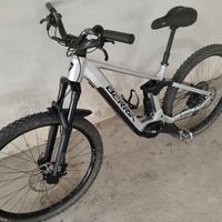 e-bike full Berria Mako batteria da 720 Wh 