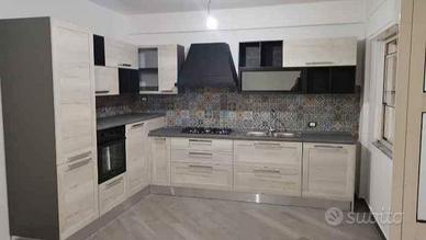 Cucina completa e annesso soggiorno 