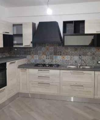 Cucina completa e annesso soggiorno 