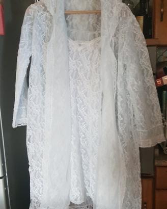 Vestaglia con sottoveste bianca