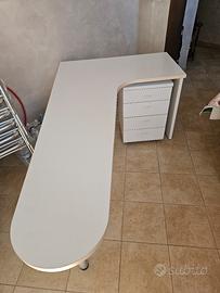 scrivania ad angolo e cassettiera 