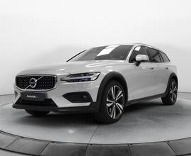 VOLVO V60 Cross Country D4 AWD Pro