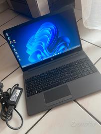 Computer Hp ssd M2 batteria 7ore