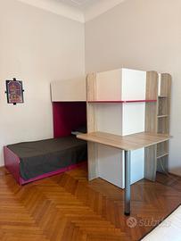 letto a castello con scrivania,armadietto,libreria