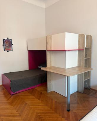 letto a castello con scrivania,armadietto,libreria