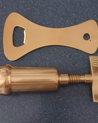 Set di cavatappi e apribottiglie in ottone