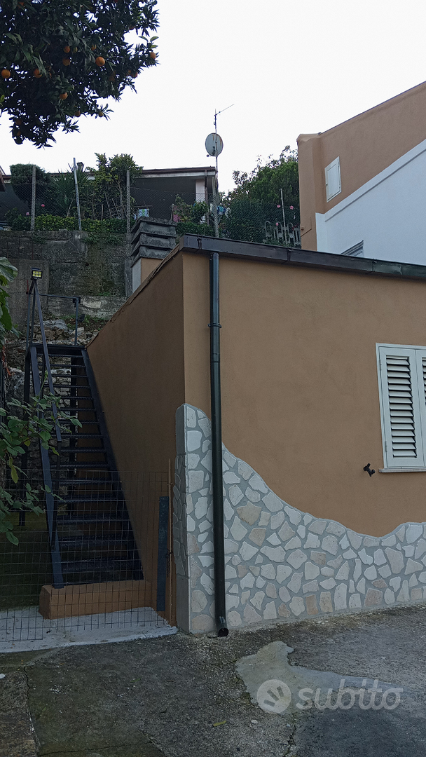 Casa indipendente con spazio dietro è avanti - Altro