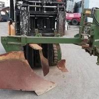 aratro monovomere con spostamenti idraulici